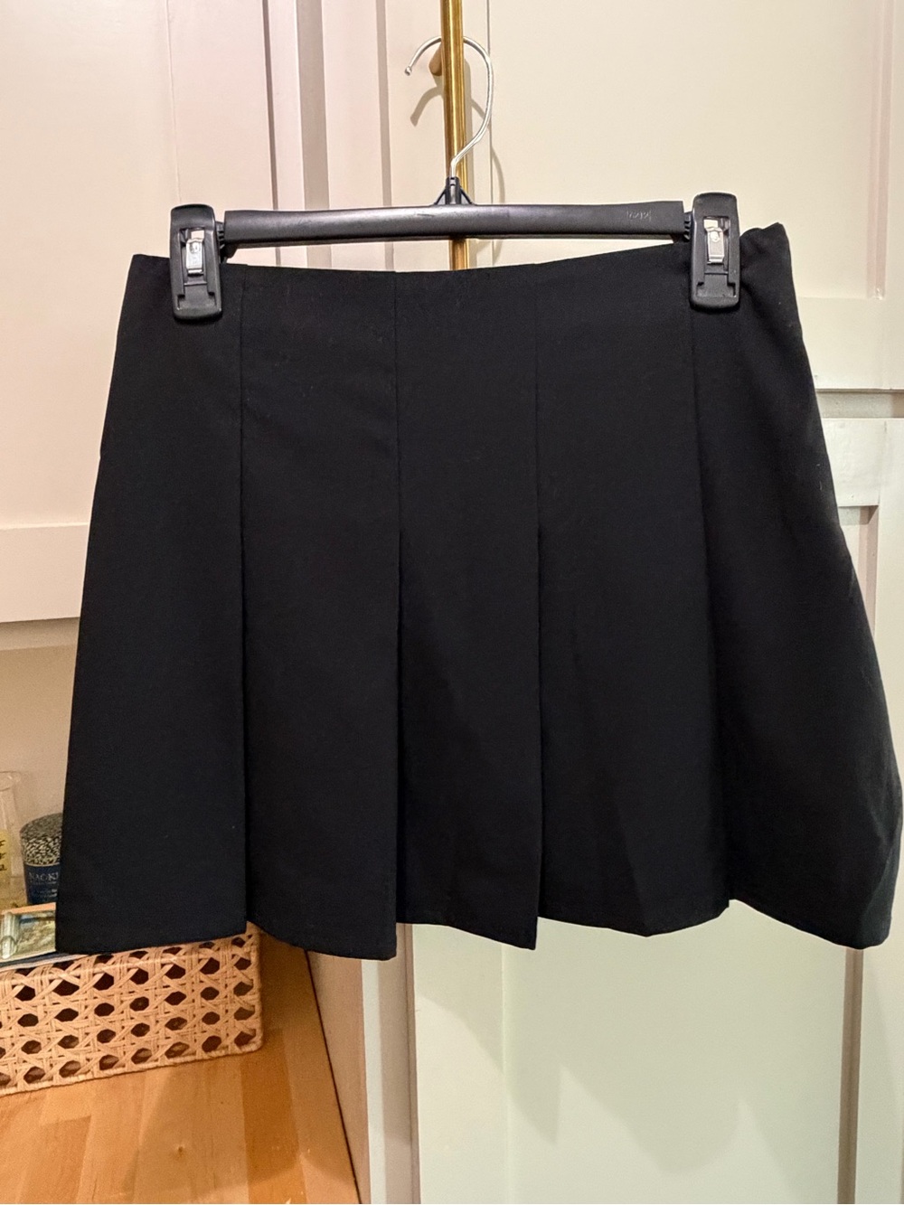 H&M Black Pleated Mini Skirt